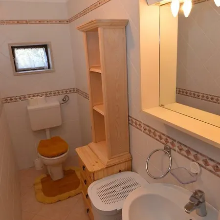 Baderna Apartment Бадерна